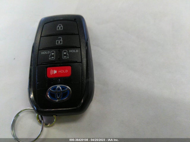 2023 Toyota Sienna, VIN: 5TDKRKEC1PS144273