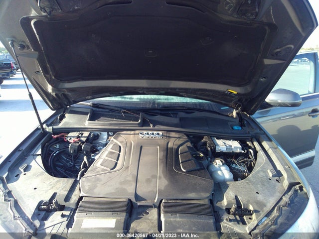 WA1LAAF77JD036213 Audi Q7 Premium Plus