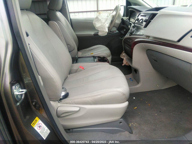 2011 TOYOTA SIENNA XLE AAS/XLE/LTD VIN: 5TDYK3DC2BS072255