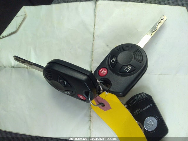 Ford ESCAPE SE 2017 1FMCU9G94HUB13363 Image 3