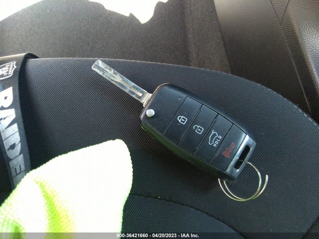 KIA Soul Base 2016 KNDJN2A27G7273701 Image 3