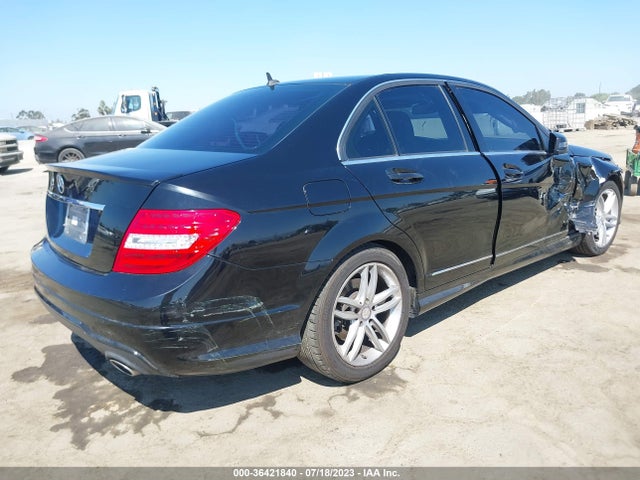 2013 MERCEDES-BENZ C-CLASS C 300 VIN: WDDGF8AB8DG077181