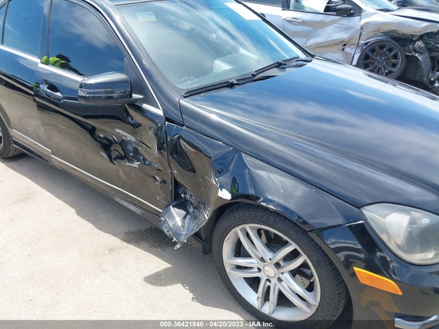 2013 MERCEDES-BENZ C-CLASS C 300 VIN: WDDGF8AB8DG077181