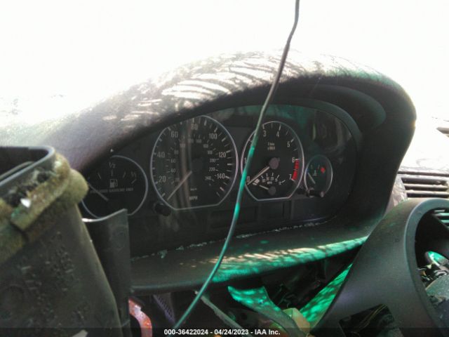 2002 BMW 3 SERIES WBAEV534X2KM21568 Photo 6