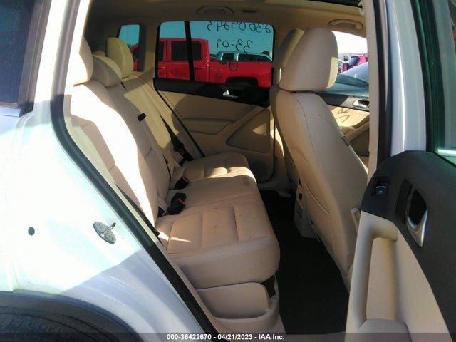 2016 VOLKSWAGEN TIGUAN SE VIN: WVGAV7AX0GW523211