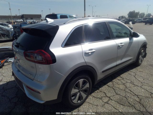 KNDCB3LC0K5301467 KIA NIRO LX