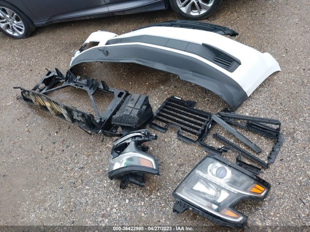 Chevrolet Suburban Lt 2017 1GNSKHKC9HR190646 Image 4