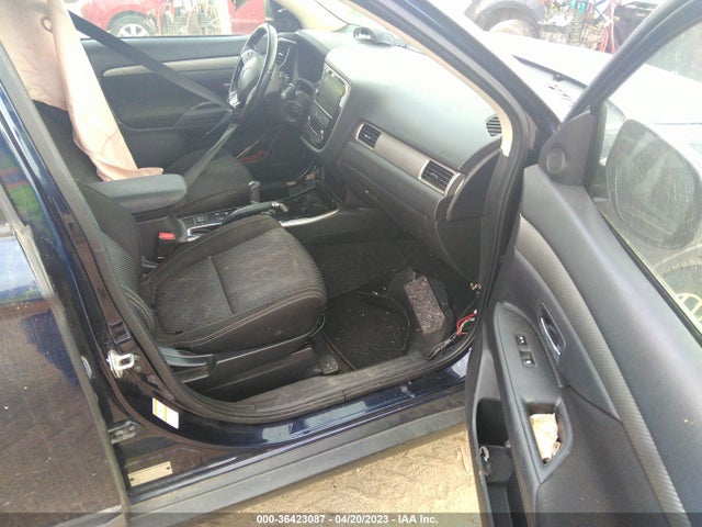 JA4AD3A31HZ051687 Mitsubishi Outlander Se