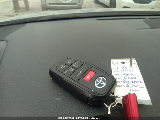 2021 TOYOTA SIENNA XLE VIN: 5TDYRKEC0MS072732