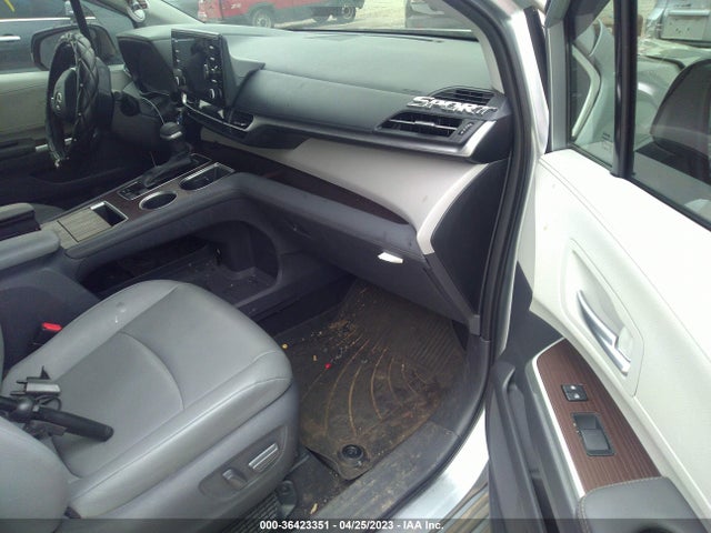 2021 TOYOTA SIENNA XLE VIN: 5TDYRKEC0MS072732