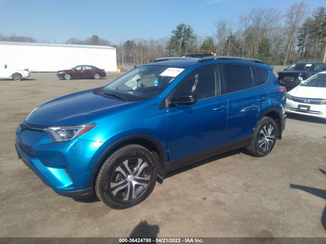 Toyota RAV4 LE 2018 JTMBFREV1JJ227743 Image 2
