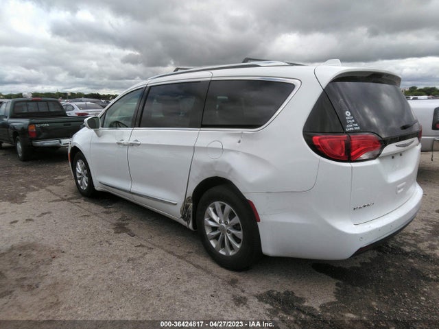 2C4RC1BG3JR113589 Chrysler Pacifica Touring L