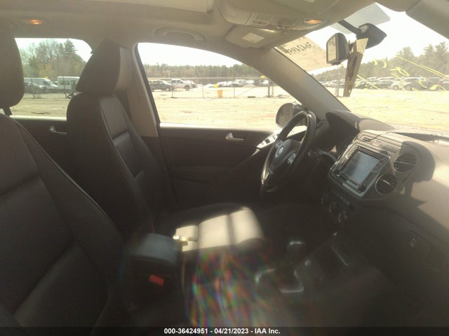 WVGBV7AX8GW539399 Volkswagen TIGUAN SE