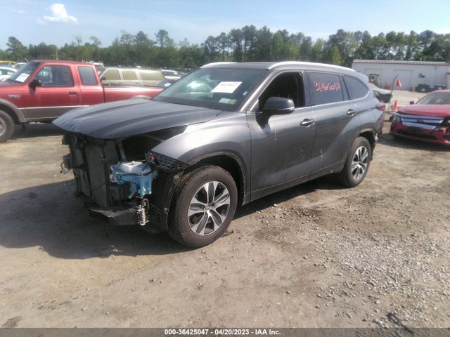 Toyota Highlander Xle 2022 5TDGZRBH3NS247593 Image 2