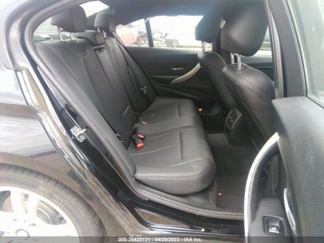 WBA8E1G52HNU15263 BMW 3 Series 320i