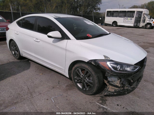 2018 5NPD84LF2JH303013 main image