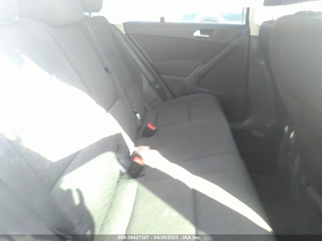 WVGAV7AX4FW551222 Volkswagen TIGUAN S