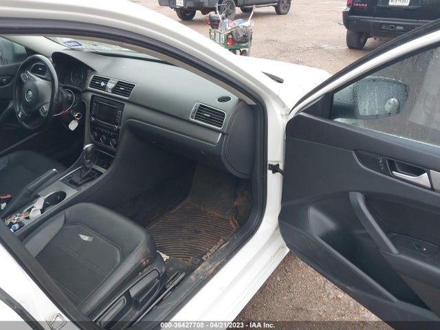 1VWBV7A33FC077624 Volkswagen Passat 2.0l Tdi Se W/sunroof