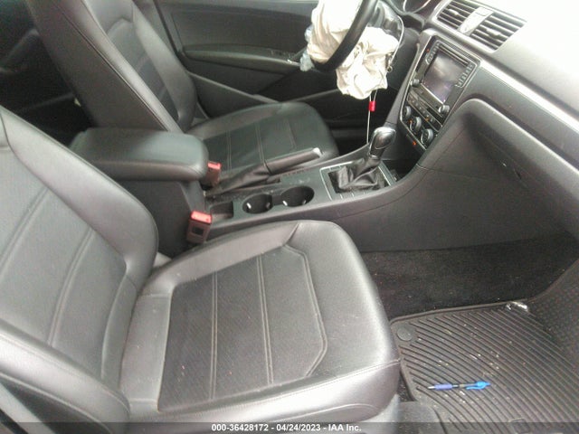 1VWDT7A31HC055493 Volkswagen Passat R-line W/comfort Pkg