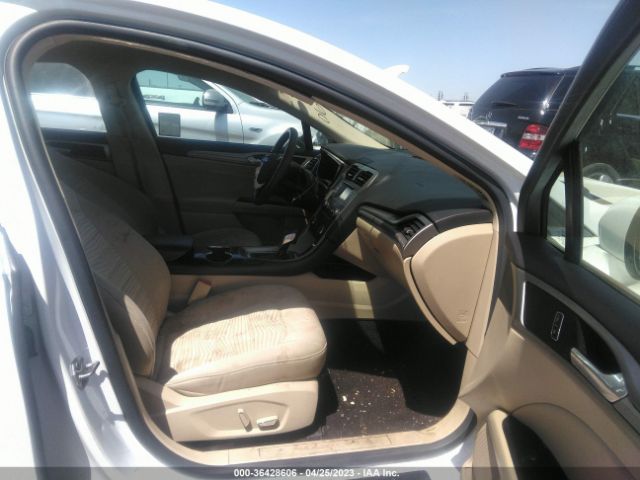 3FA6P0H75GR203313 Ford FUSION SE