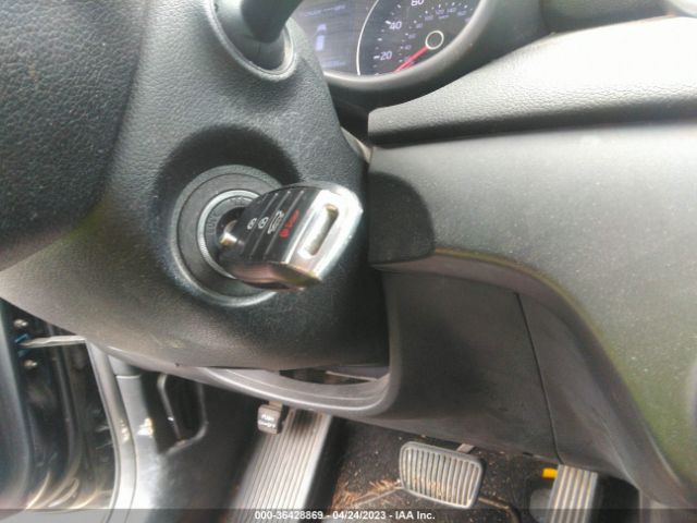 KNDPMCAC2H7230137 KIA Sportage Lx