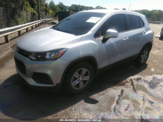 Chevrolet TRAX LS 2020 3GNCJKSB5LL201329 Image 2