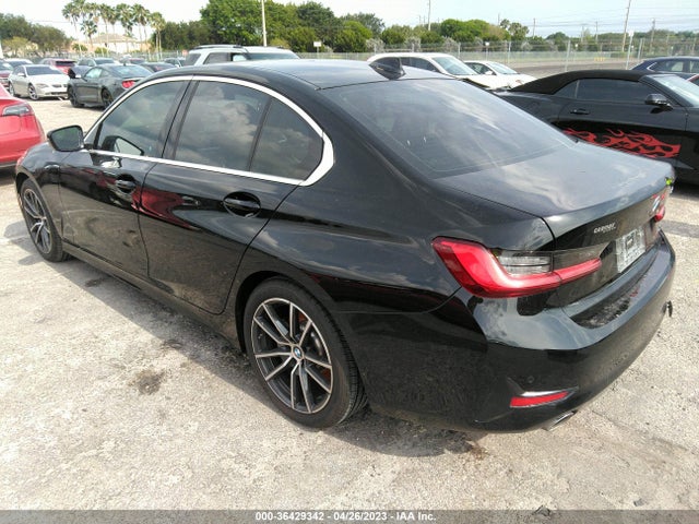 BMW 3 Series 330i 2021 3MW5R1J04M8B82830 Image 3