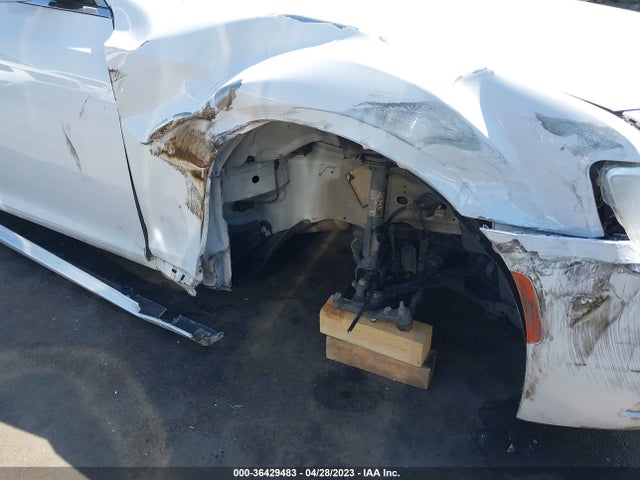 2C3CCAAG2JH181609 Chrysler 300 Touring L