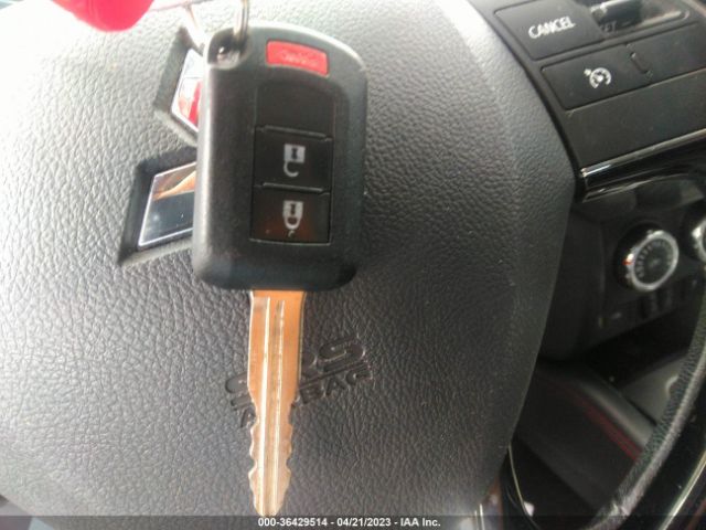 JA4AP3AU0JZ025670 Mitsubishi Outlander Sport 2.0 Le