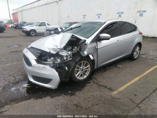 Ford FOCUS SE 2018 1FADP3K2XJL241485 Image 2