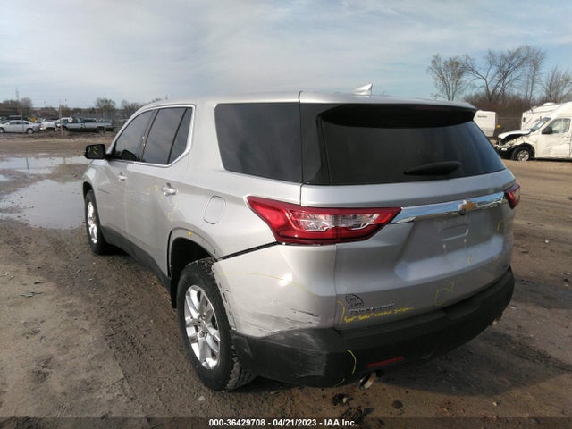 Chevrolet Traverse Ls 2018 1GNERFKW1JJ232626 Image 3