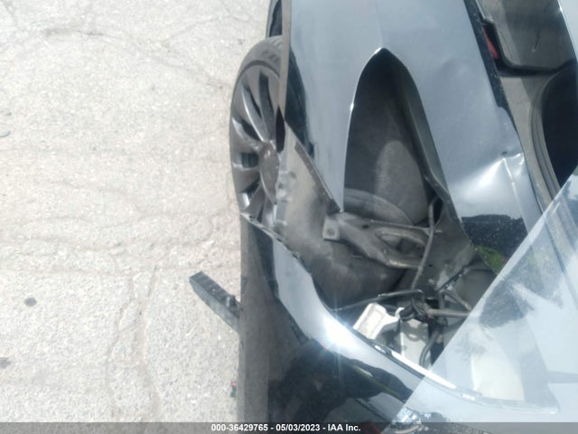 5YJYGDEF7LF027897 Tesla Model Y Long Range/performance