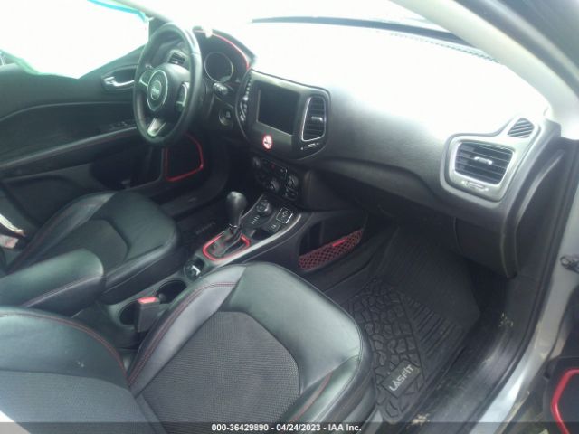 3C4NJDDB8KT733263 Jeep Compass Trailhawk