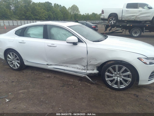 2017 Volvo S90, VIN: YV1A22ML3H1014831