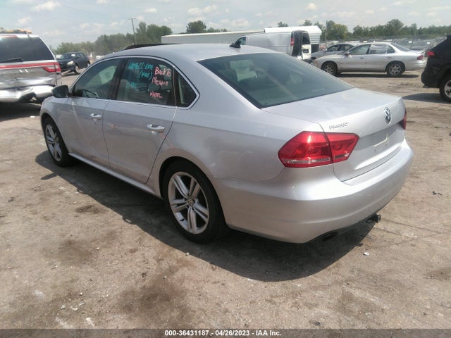 1VWBT7A34EC075496 Volkswagen Passat Se W/sunroof & Nav