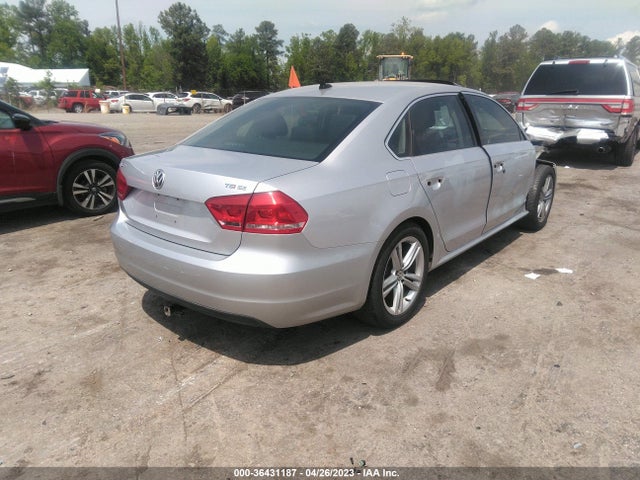 1VWBT7A34EC075496 Volkswagen Passat Se W/sunroof & Nav