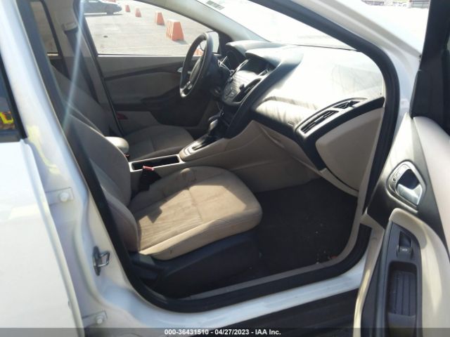 1FADP3F24JL259927 Ford FOCUS SE