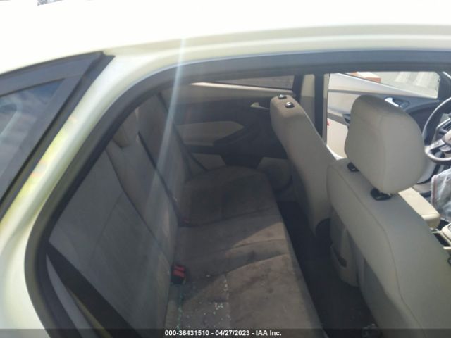 1FADP3F24JL259927 Ford FOCUS SE