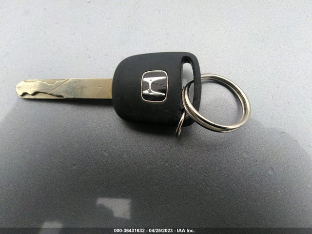 2010 HONDA FIT VIN: JHMGE8H2XAS000550