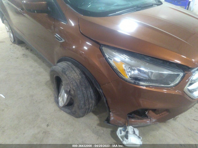 2017 FORD ESCAPE SE VIN: 1FMCU9GD2HUE20132
