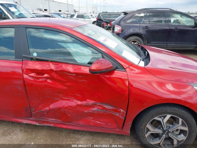 3KPF24AD8ME314957 KIA Forte Lxs