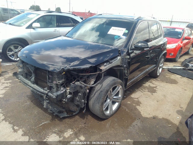 WVGAV3AX0EW102854 Volkswagen Tiguan R-line