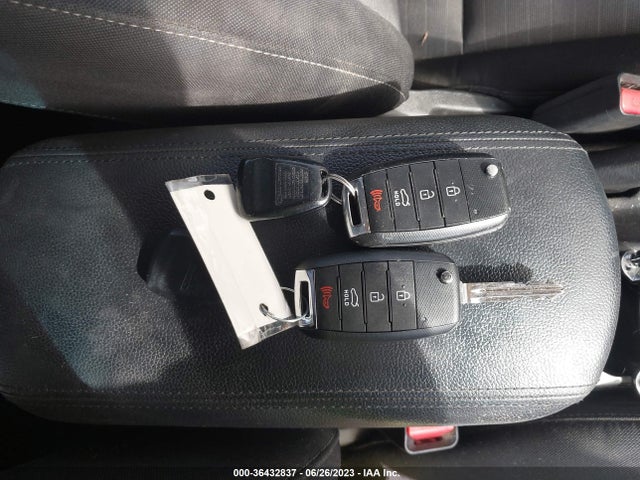 KIA Forte 5-door Lx 2016 KNAFX5A86G5493734 Image 3