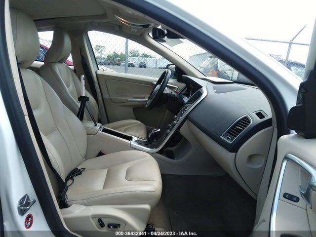 2015 VOLVO XC60 3.2L PLATINUM VIN: YV4952RD7F2568590