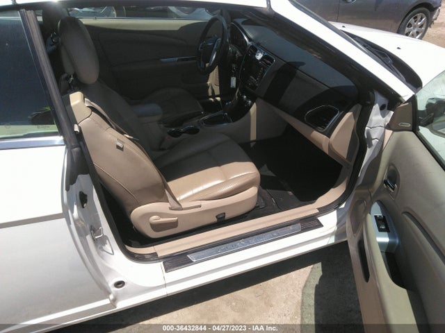 1C3BCBFG5EN135974 Chrysler 200 Limited
