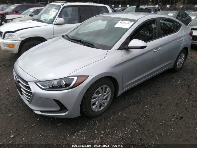 Hyundai ELANTRA SE 2018 5NPD74LF3JH399057 Image 2