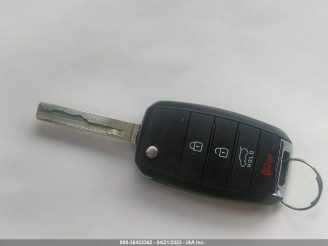 5XYPGDA37KG571086 KIA SORENTO LX