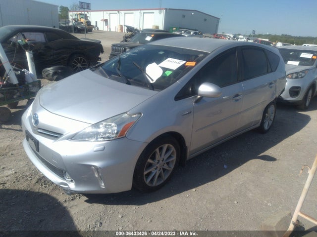 Toyota Prius V Two/three/five 2014 JTDZN3EU1E3332525 Image 2