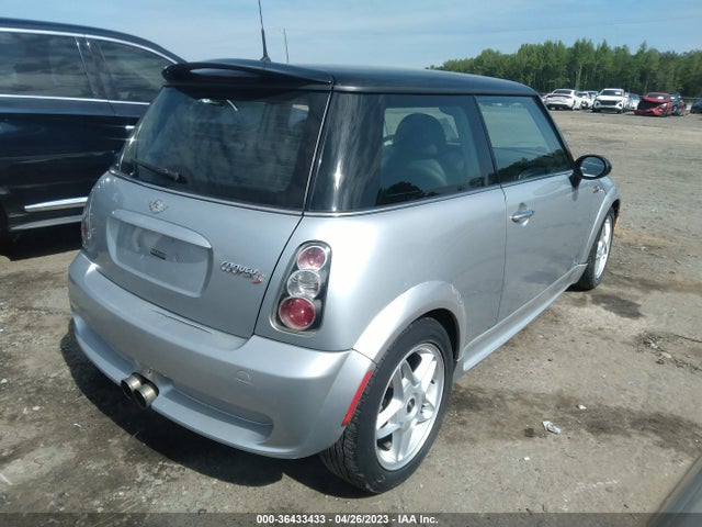 2002 MINI COOPER HARDTOP S VIN: WMWRE334X2TD52903