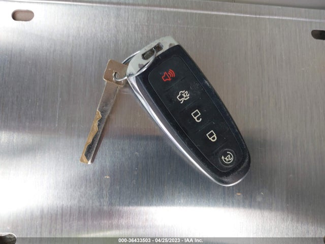 1FMCU0J97EUA65731 Ford Escape Titanium